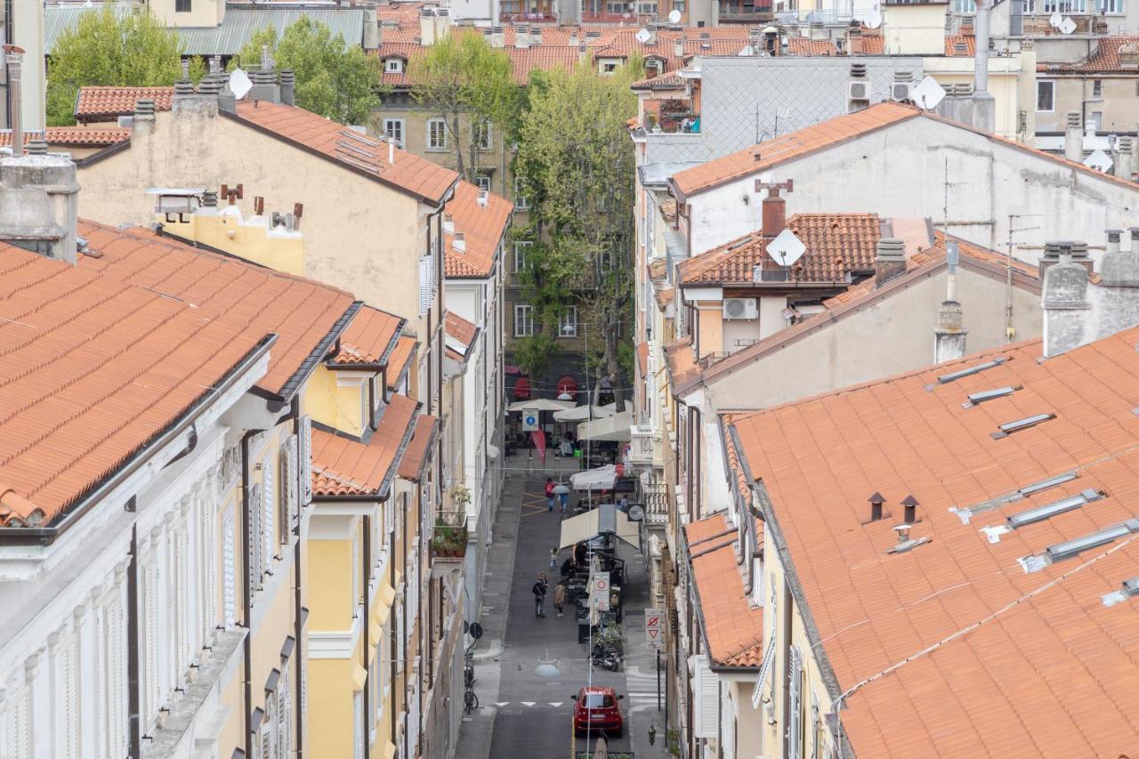 Svevo, Rustico Centrale Con Parcheggio A Τεργέστη Εξωτερικό φωτογραφία